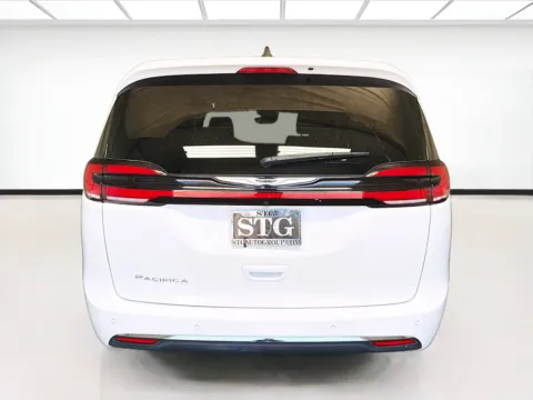 More photos of 2025 Chrysler Pacifica Select at STG Montclair, CA