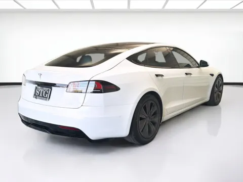More photos of 2022 Tesla Model S at STG Montclair, CA