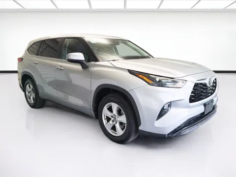 Another view of 2023 Toyota Highlander LE for sale in Montclair, CA at STG Montclair