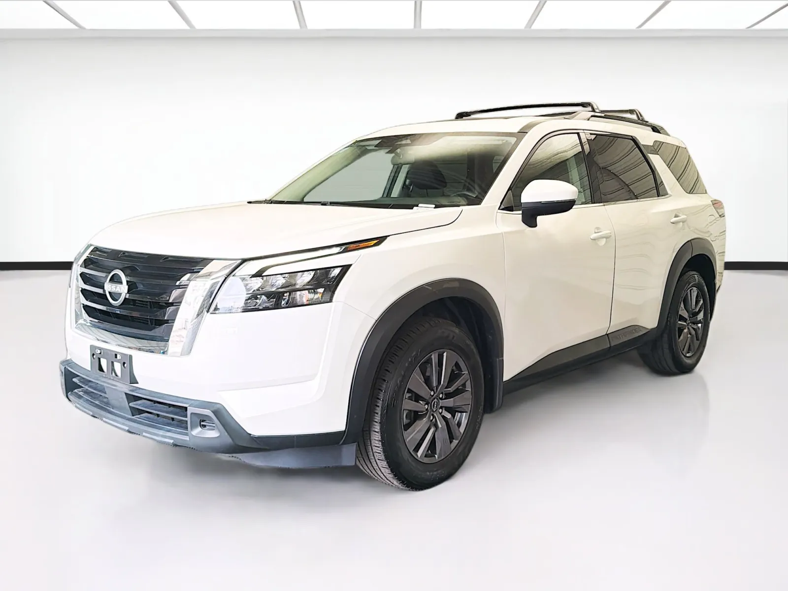 White 2023 Nissan Pathfinder SV for sale in Montclair, CA