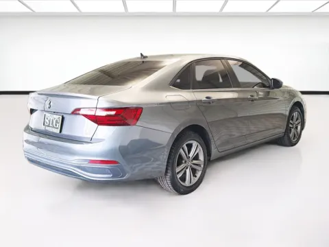 More photos of 2022 Volkswagen Jetta 1.5T SE at STG Montclair, CA