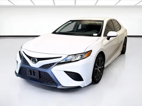 White 2018 Toyota Camry SE for sale in Montclair, CA