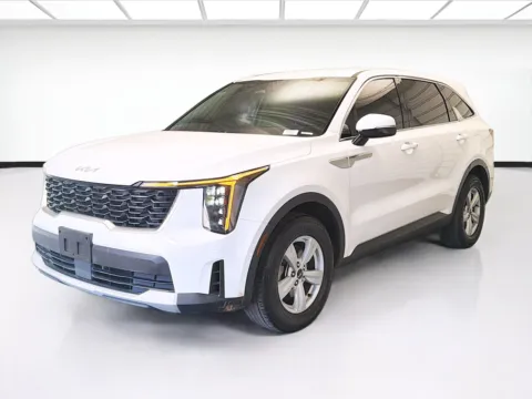 White 2025 Kia Sorento LX for sale in Montclair, CA