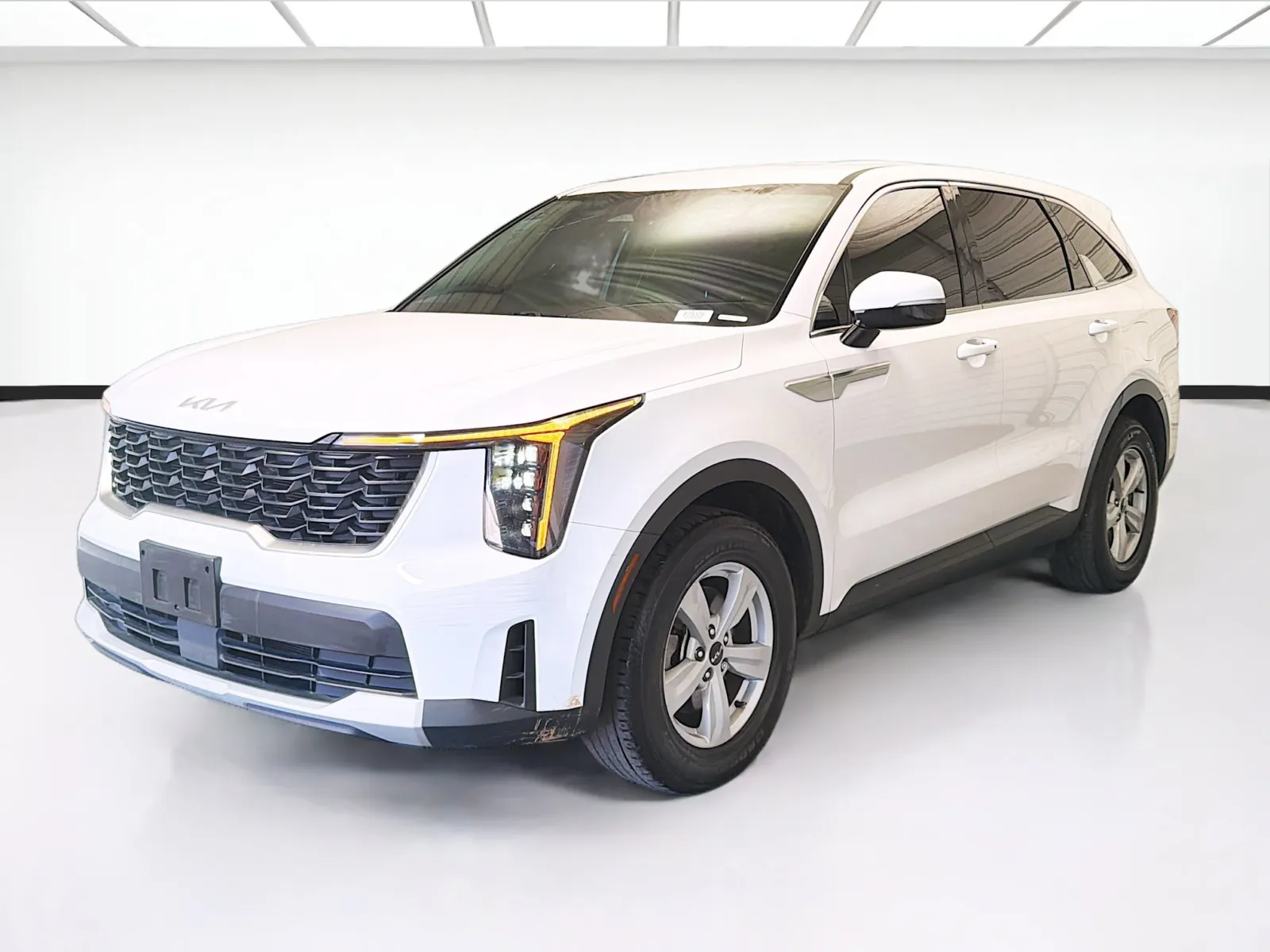 2025 Kia Sorento LX AT's photo