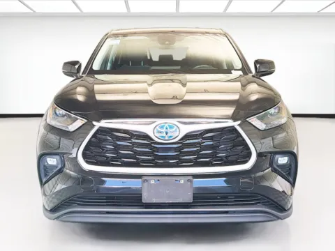Photos of 2023 Toyota Highlander Hybrid LE for sale in Montclair, CA at STG Montclair