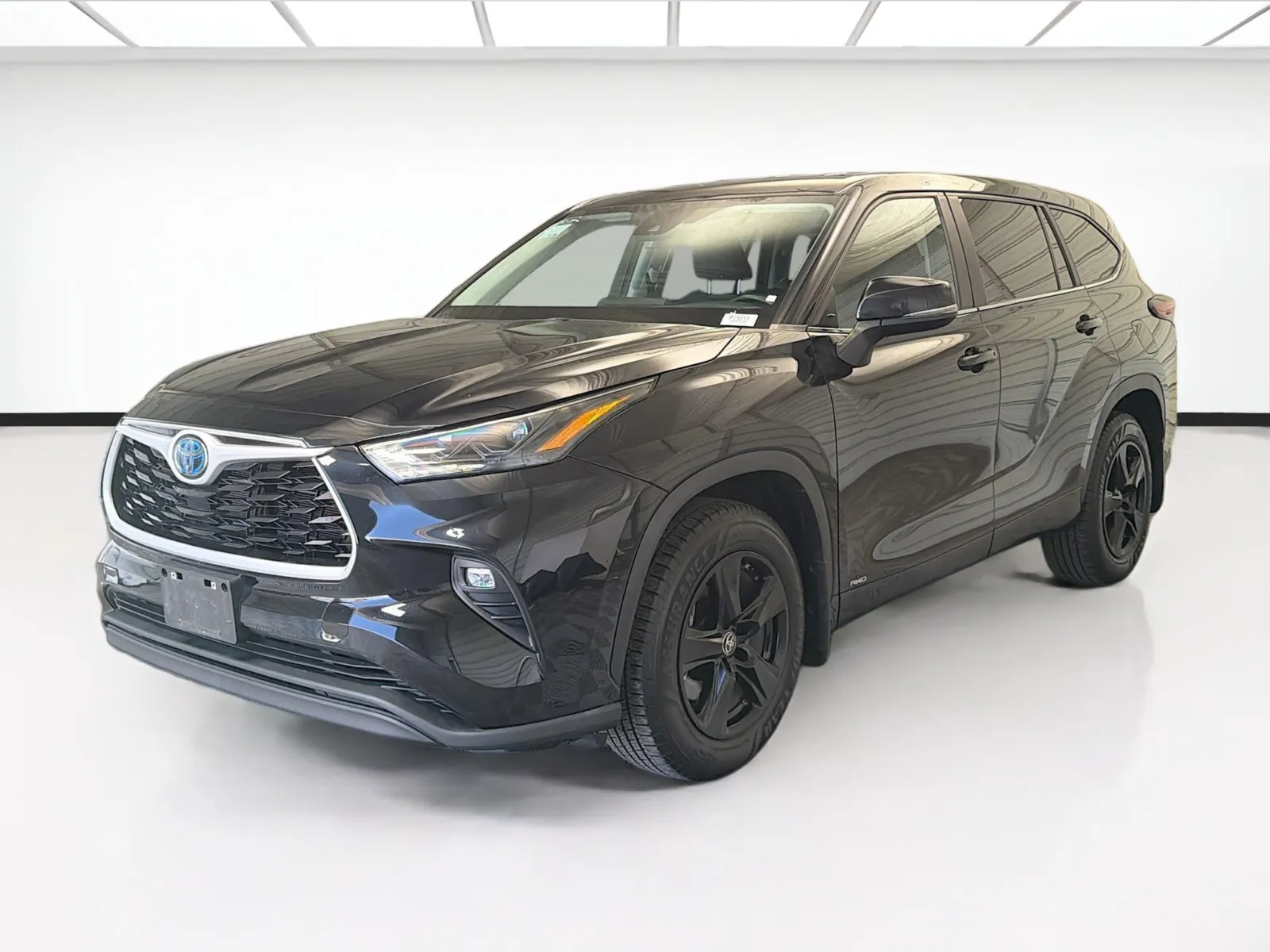 Black 2023 Toyota Highlander Hybrid LE for sale in Montclair, CA