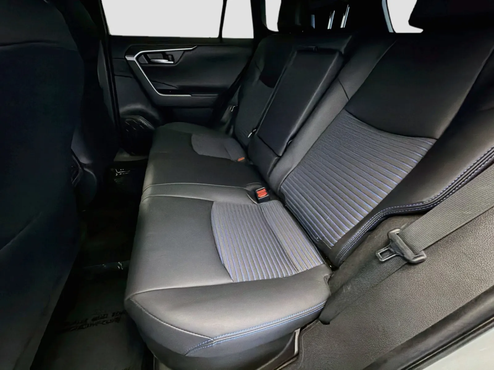 Toyota RAV4 photo 13