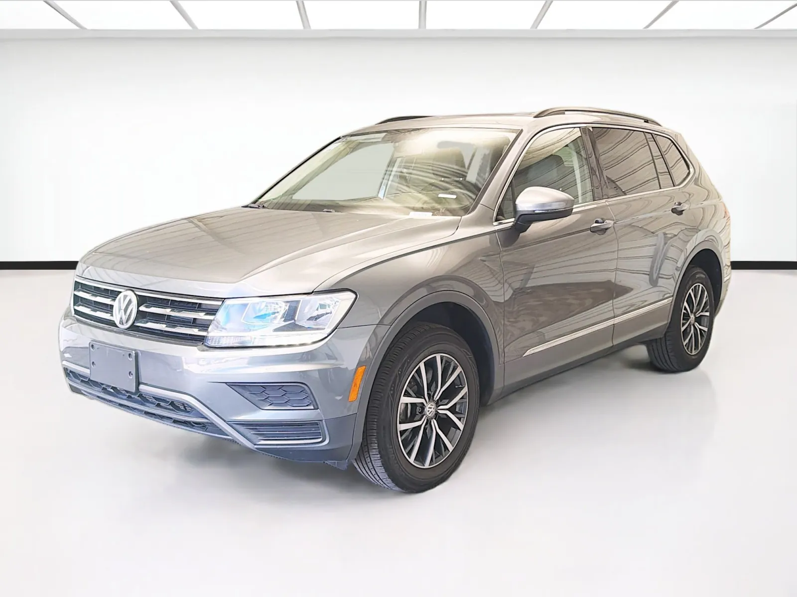 Gray 2020 Volkswagen Tiguan 2.0T SE 4Motion for sale in Montclair, CA