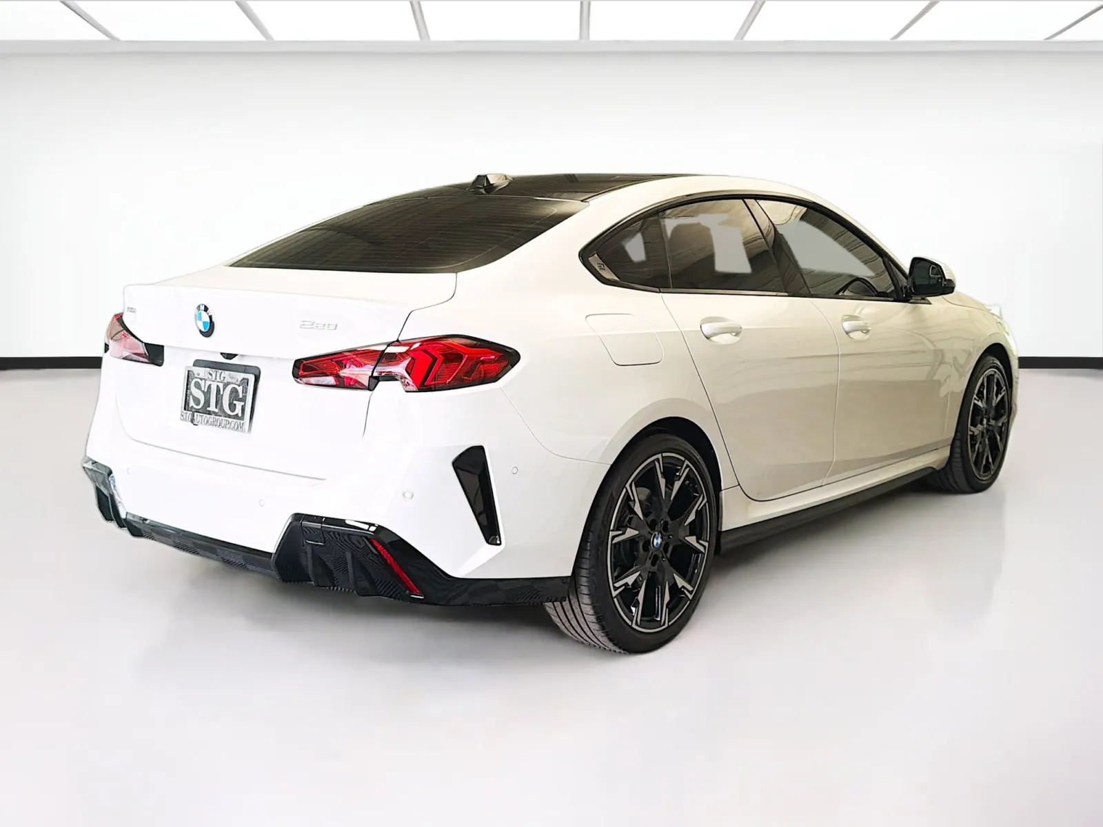 BMW 2 Series photo 4
