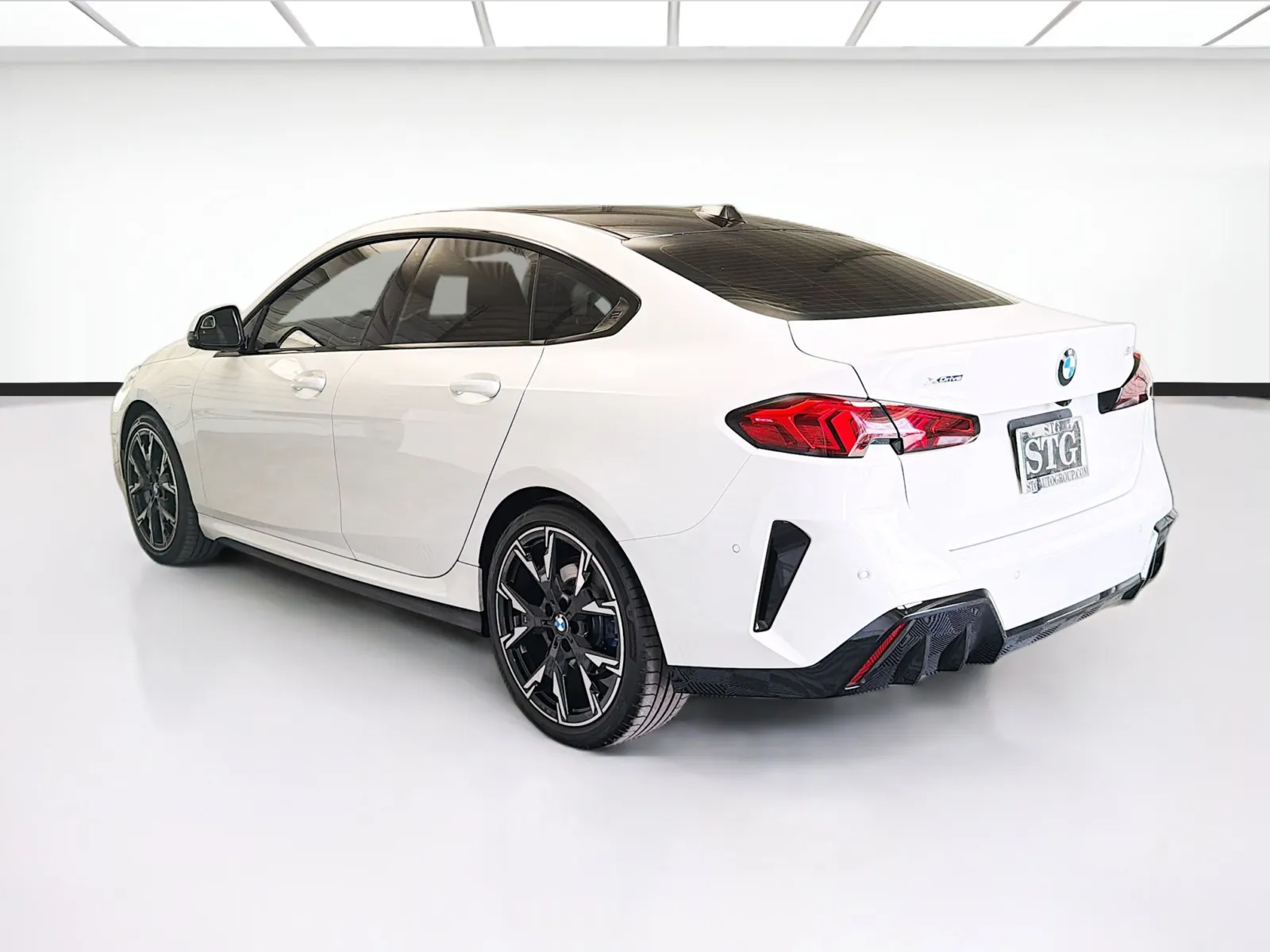 BMW 2 Series photo 6