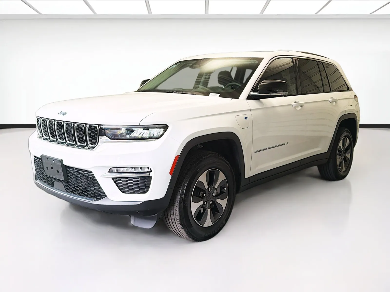 White 2022 Jeep Grand Cherokee 4xe for sale in Montclair, CA