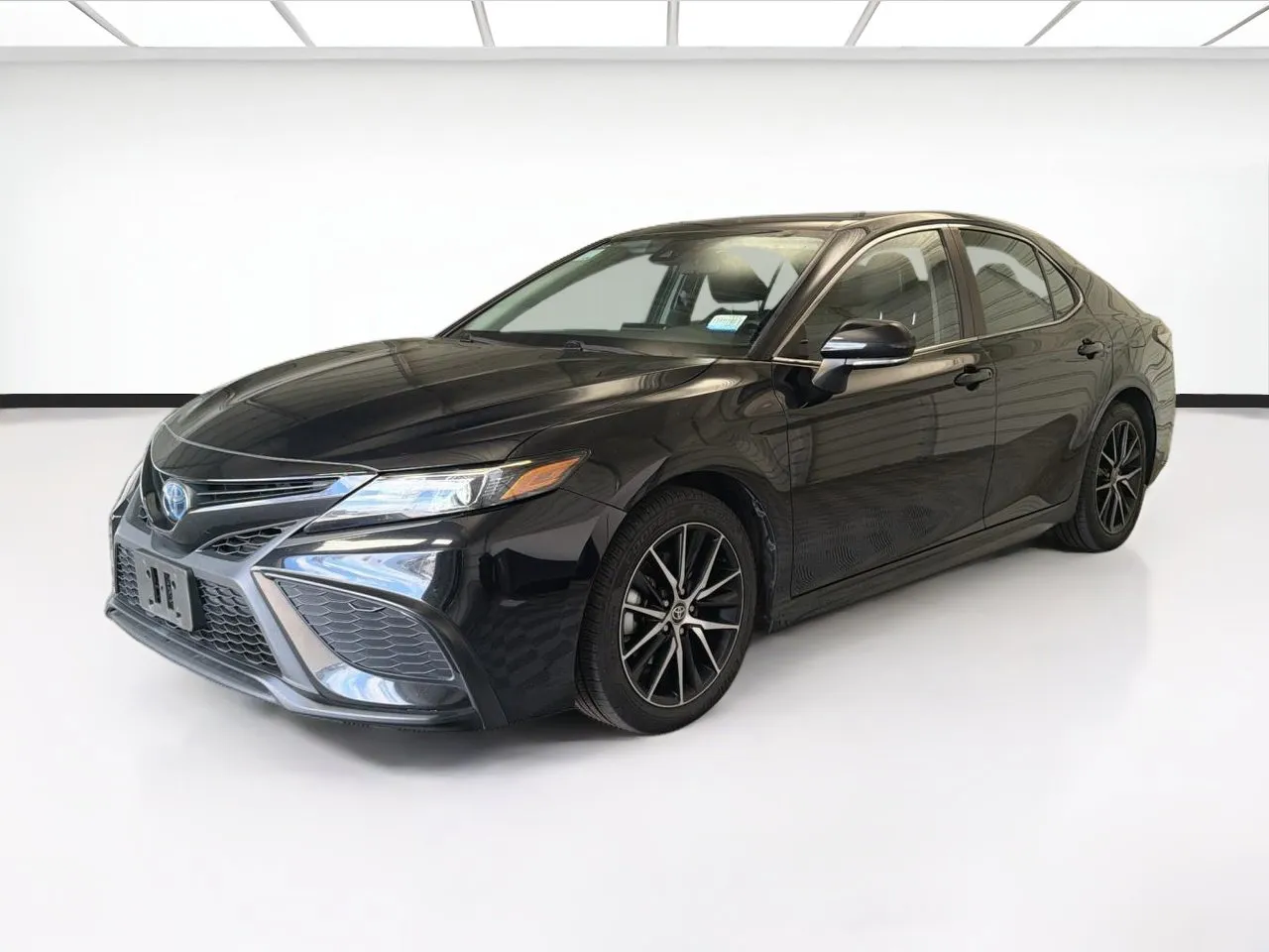 Black 2023 Toyota Camry Hybrid SE for sale in Montclair, CA