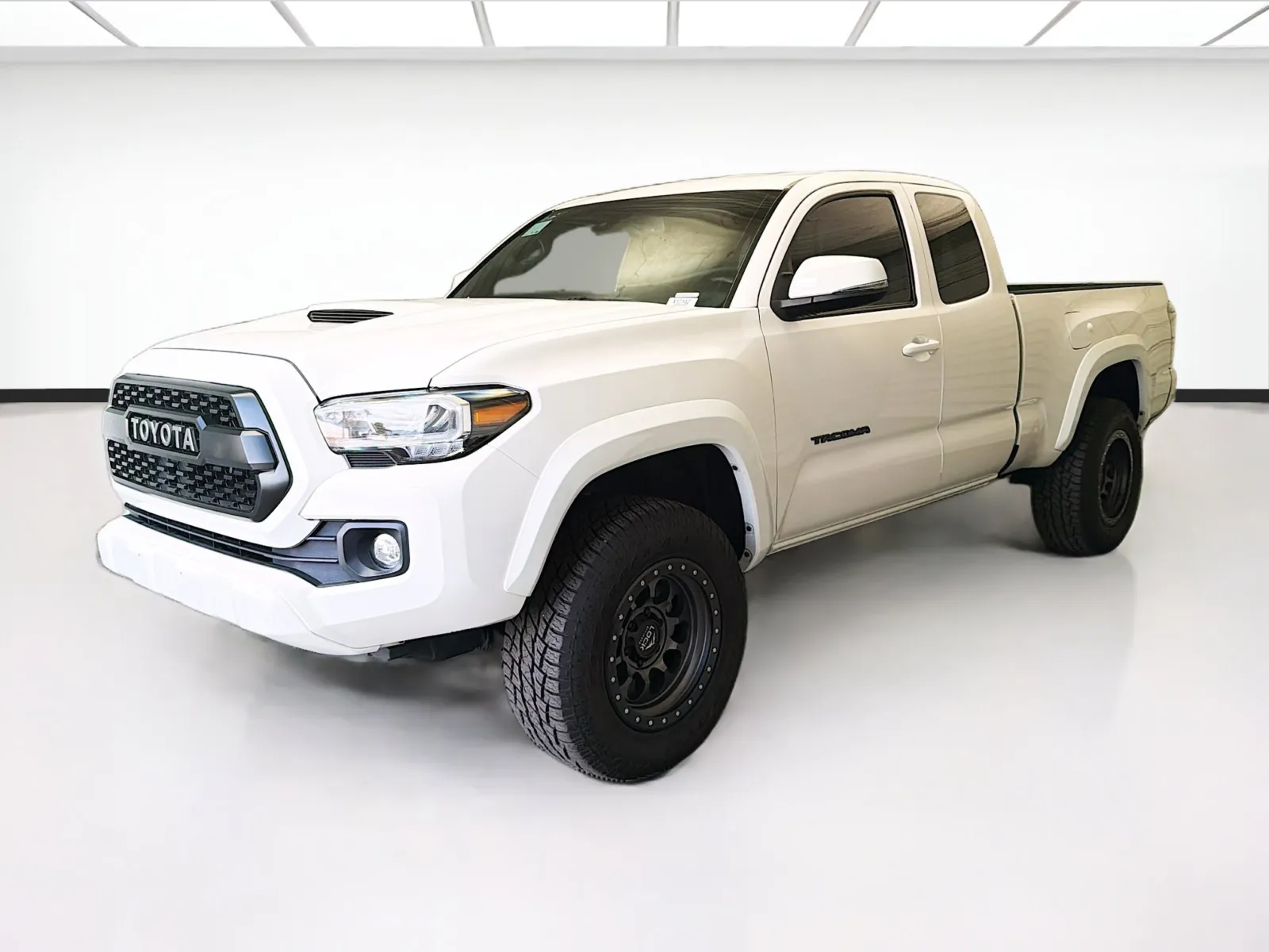 White 2023 Toyota Tacoma TRD Sport V6 for sale in Montclair, CA