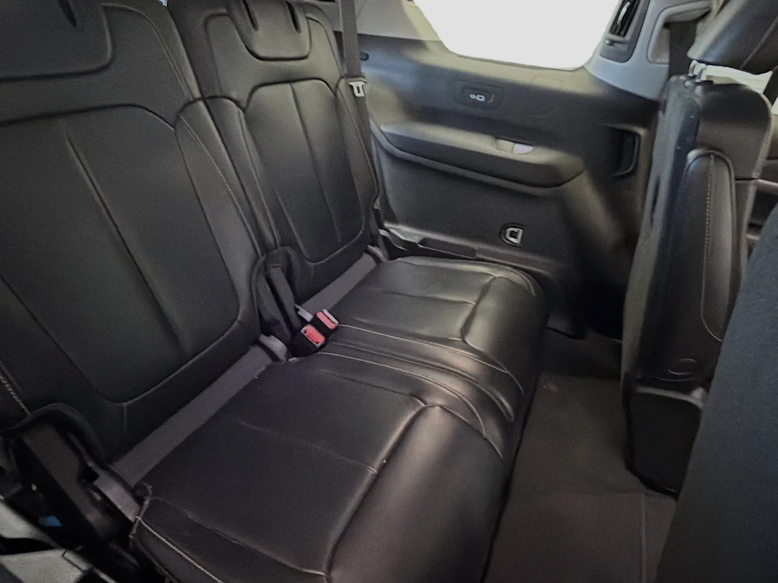Jeep Grand Cherokee L photo 14