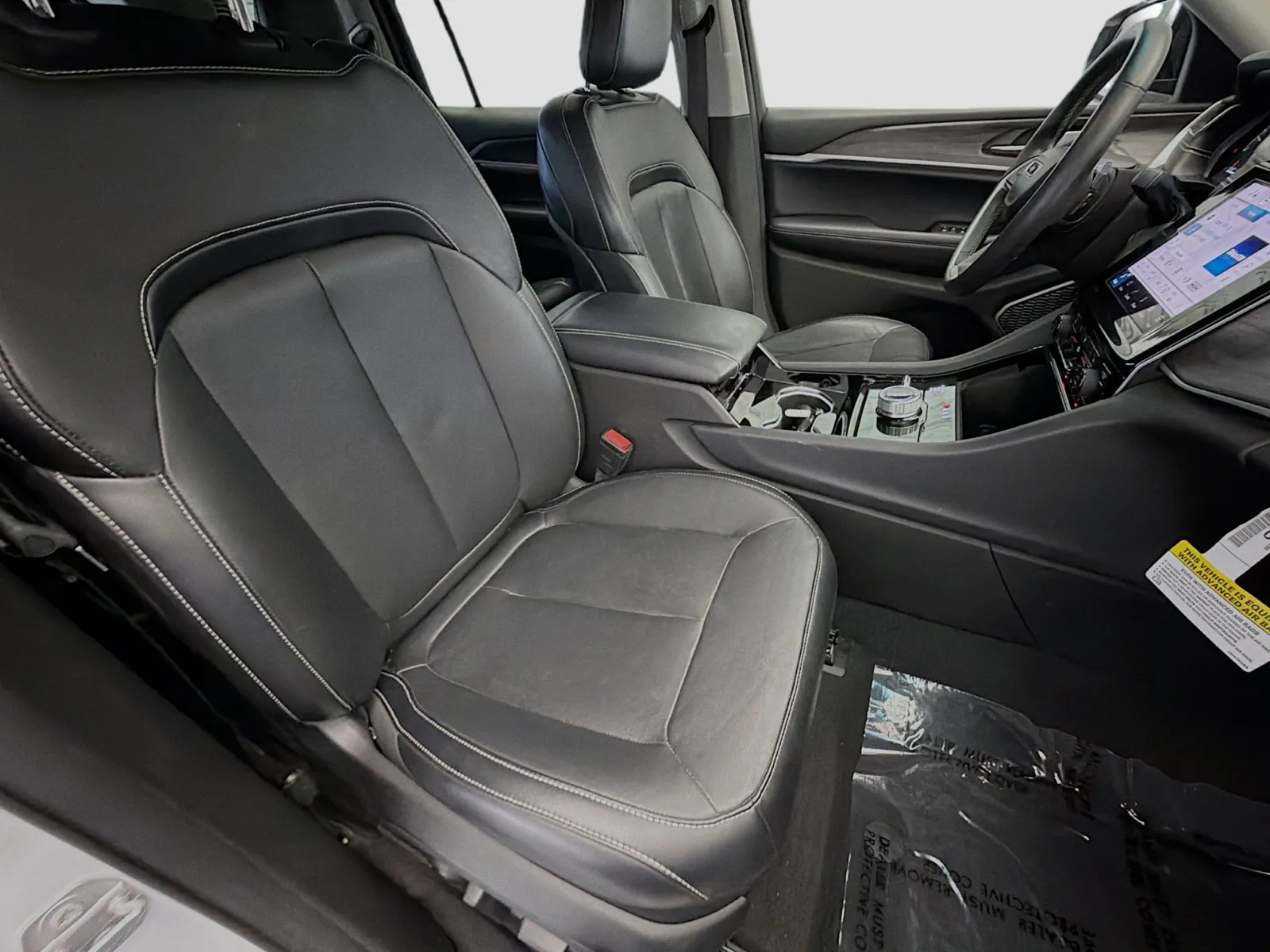 Jeep Grand Cherokee L photo 16