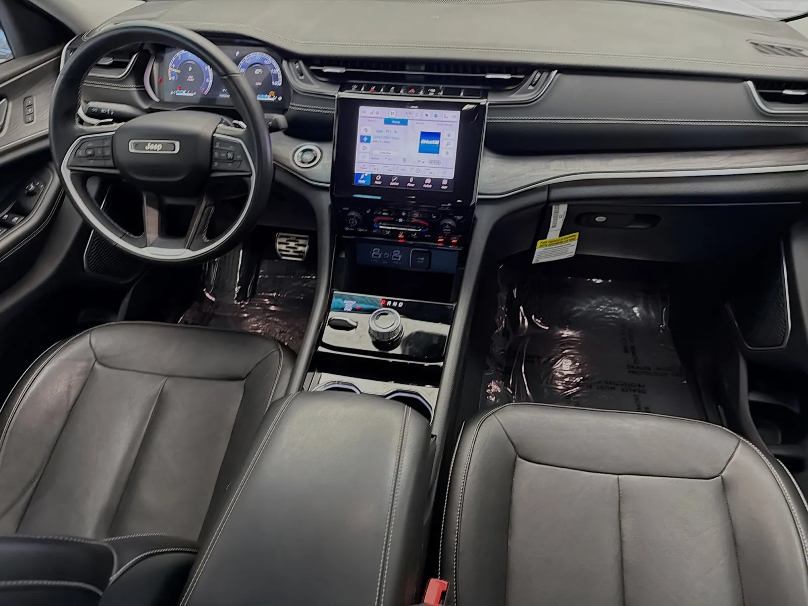 Jeep Grand Cherokee L photo 12