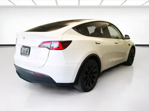 More photos of 2023 Tesla Model Y Long Range at STG Montclair, CA