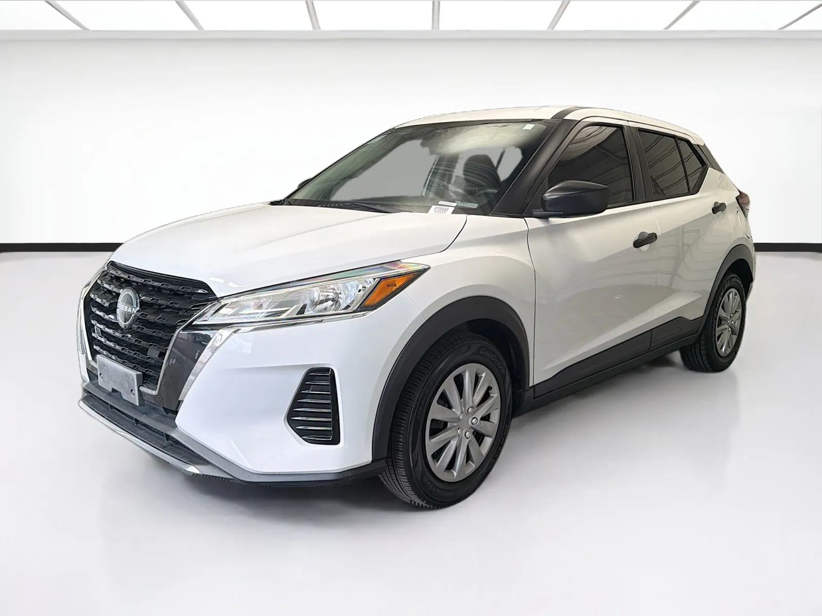 White 2022 Nissan Kicks S for sale in Montclair, CA