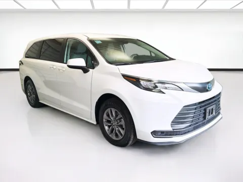 Another view of 2024 Toyota Sienna LE 8 Passenger for sale in Montclair, CA at STG Montclair