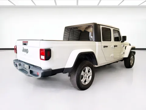 More photos of 2022 Jeep Gladiator Sport at STG Montclair, CA