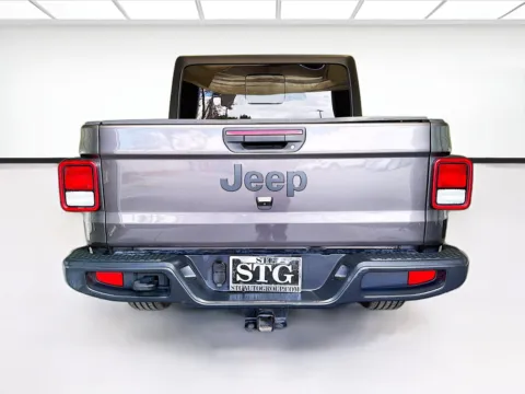More photos of 2022 Jeep Gladiator Altitude at STG Montclair, CA