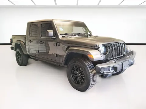 Another view of 2022 Jeep Gladiator Altitude for sale in Montclair, CA at STG Montclair