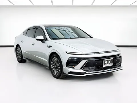 Another view of 2025 Hyundai Sonata Hybrid Limited for sale in Montclair, CA at STG Montclair