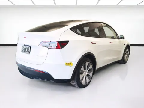 More photos of 2022 Tesla Model Y Long Range at STG Montclair, CA