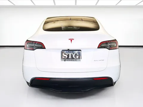 More photos of 2022 Tesla Model Y Long Range at STG Montclair, CA