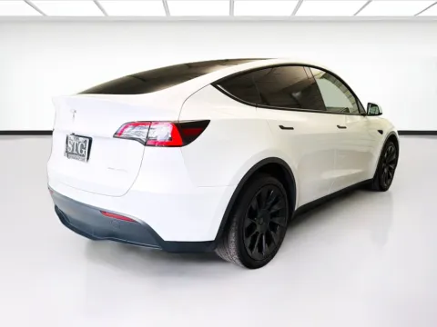 More photos of 2022 Tesla Model Y Long Range at STG Montclair, CA