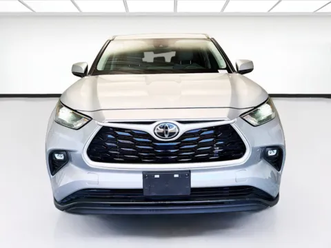 Photos of 2022 Toyota Highlander LE for sale in Montclair, CA at STG Montclair