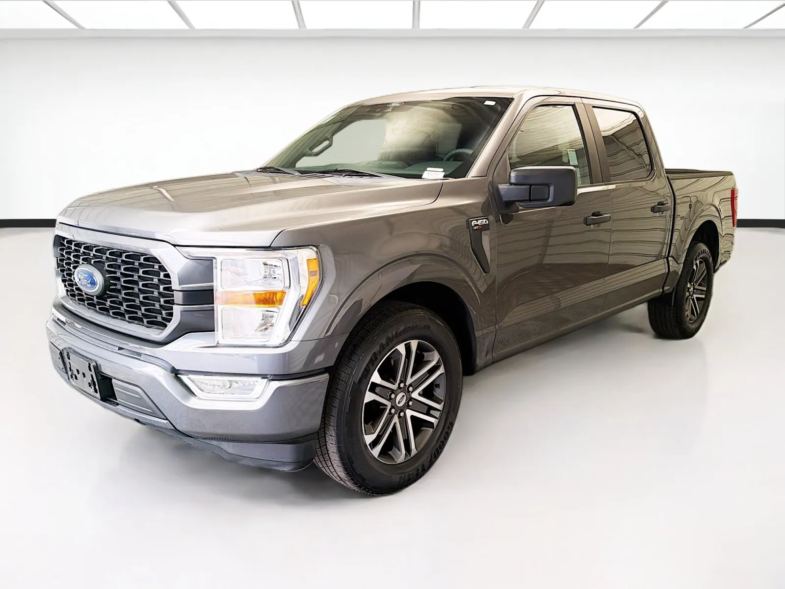 2021 Ford F-150 XL SuperCrew 5-1/2 Box's photo