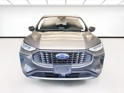 Photos of 2023 Ford Escape Hybrid Active for sale in Montclair, CA at STG Montclair