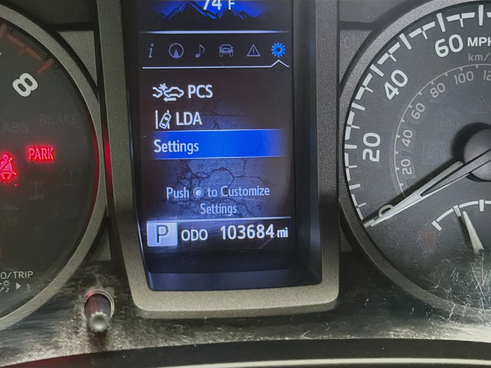 Toyota Tacoma photo 8
