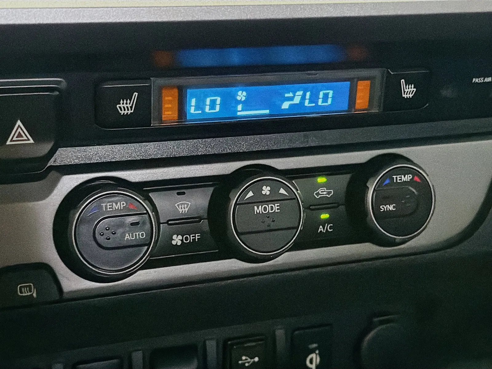 Toyota Tacoma photo 10