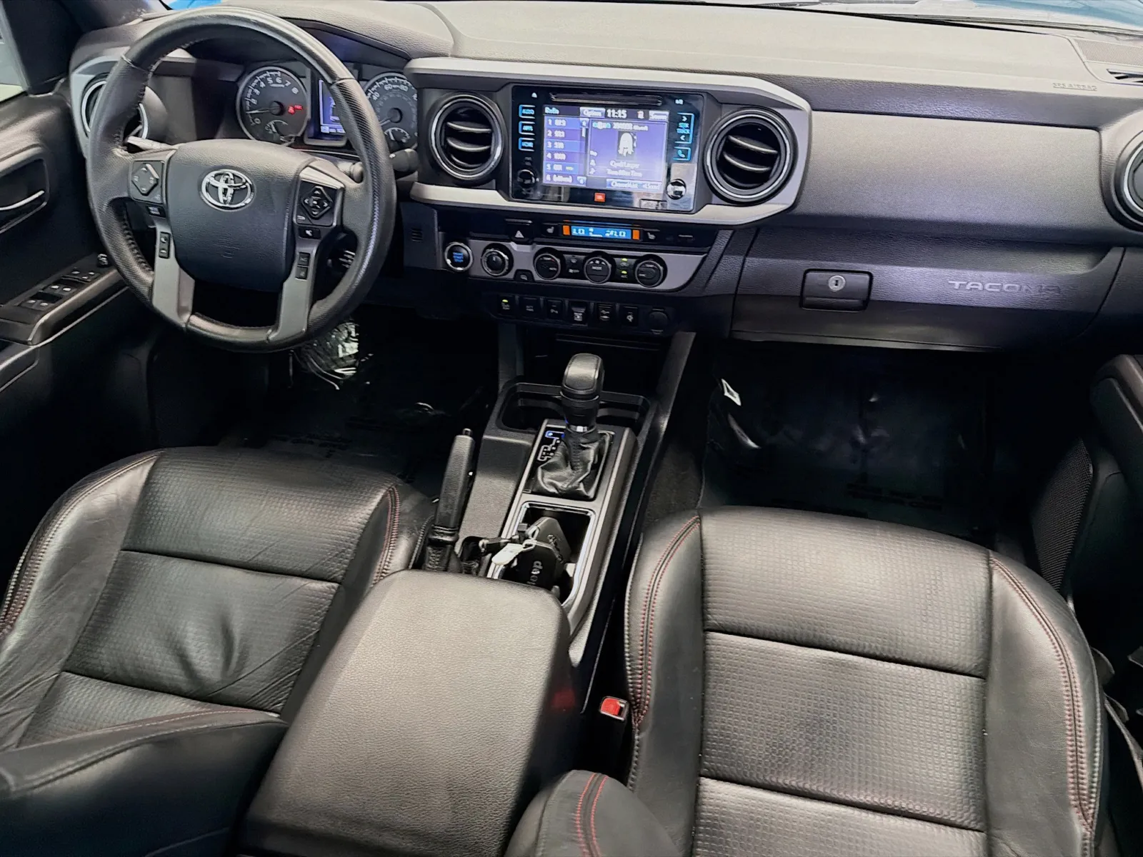 Toyota Tacoma photo 12