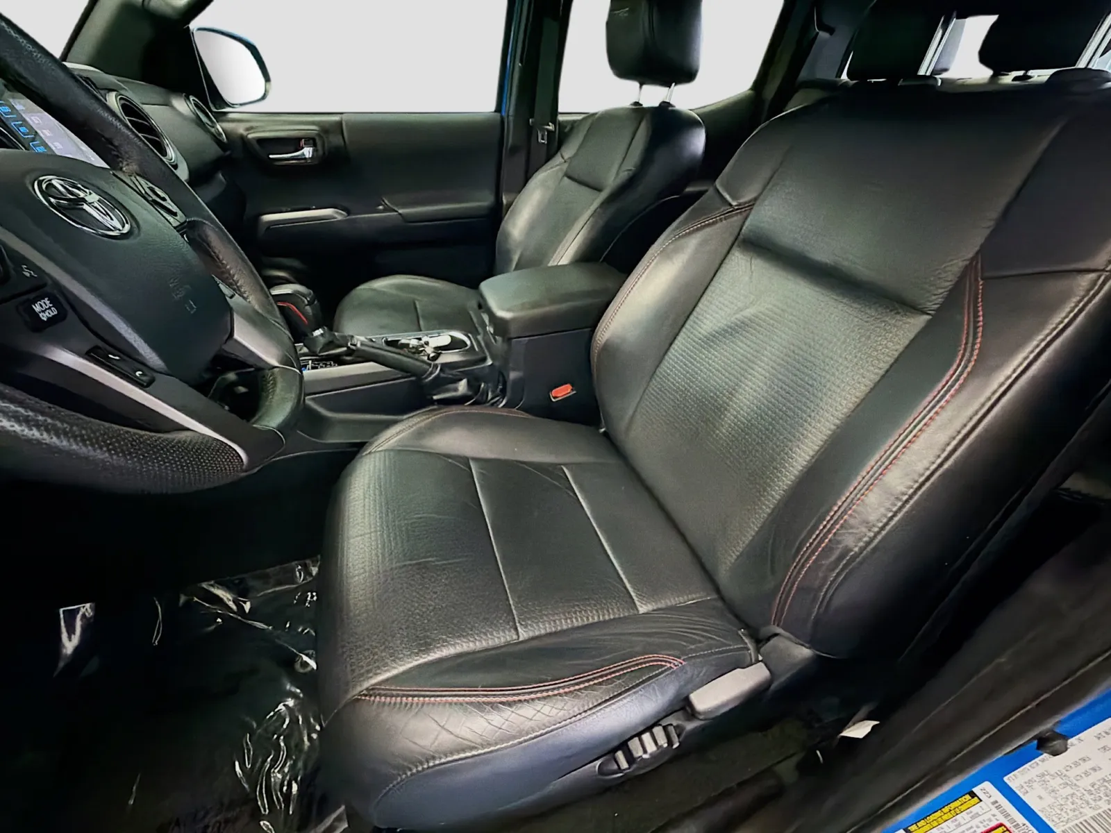 Toyota Tacoma photo 11