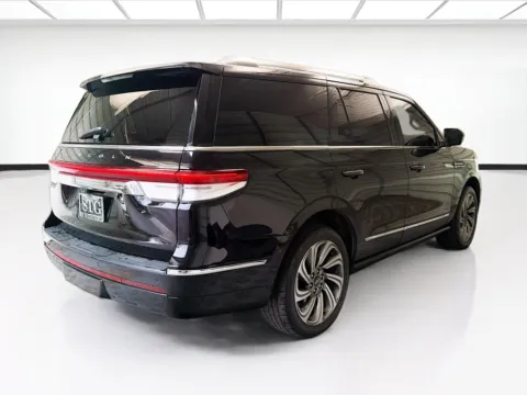 More photos of 2022 Lincoln Navigator Reserve at STG Montclair, CA