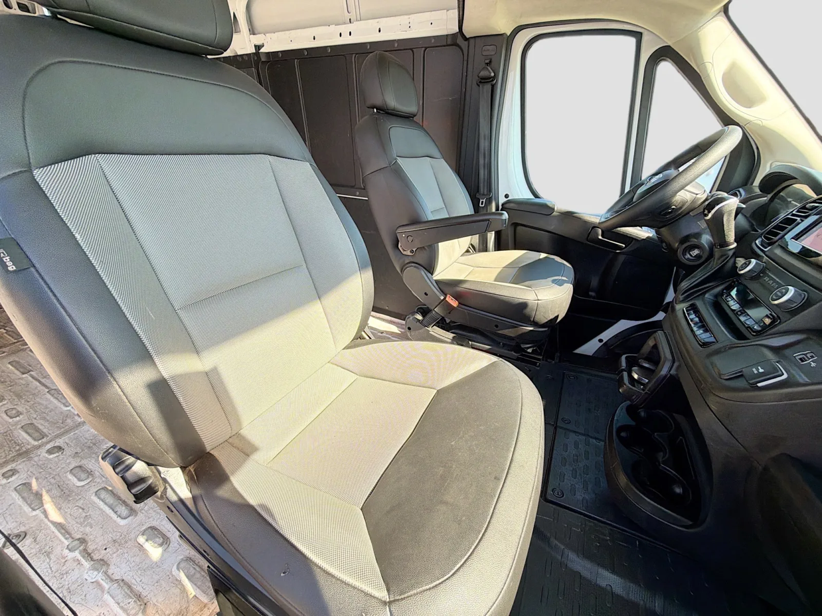 Ram ProMaster 2500 photo 13