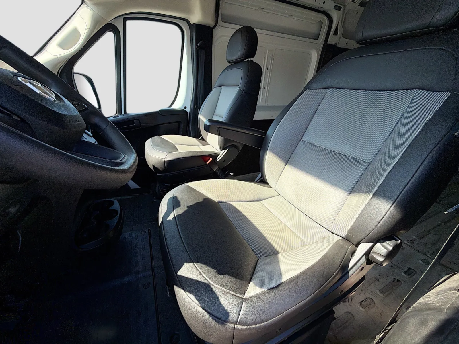 Ram ProMaster 2500 photo 10