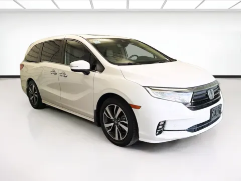 Another view of 2022 Honda Odyssey Touring for sale in Montclair, CA at STG Montclair