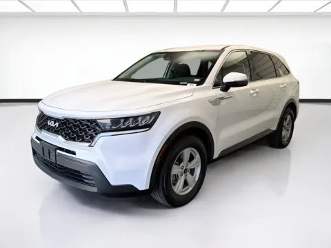 White 2023 Kia Sorento LX for sale in Montclair, CA