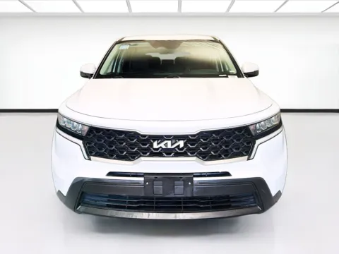 Photos of 2023 Kia Sorento LX for sale in Montclair, CA at STG Montclair