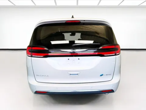 More photos of 2023 Chrysler Pacifica Hybrid Touring L at STG Montclair, CA
