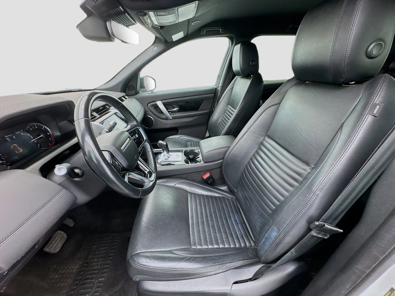 Land Rover Discovery Sport photo 13