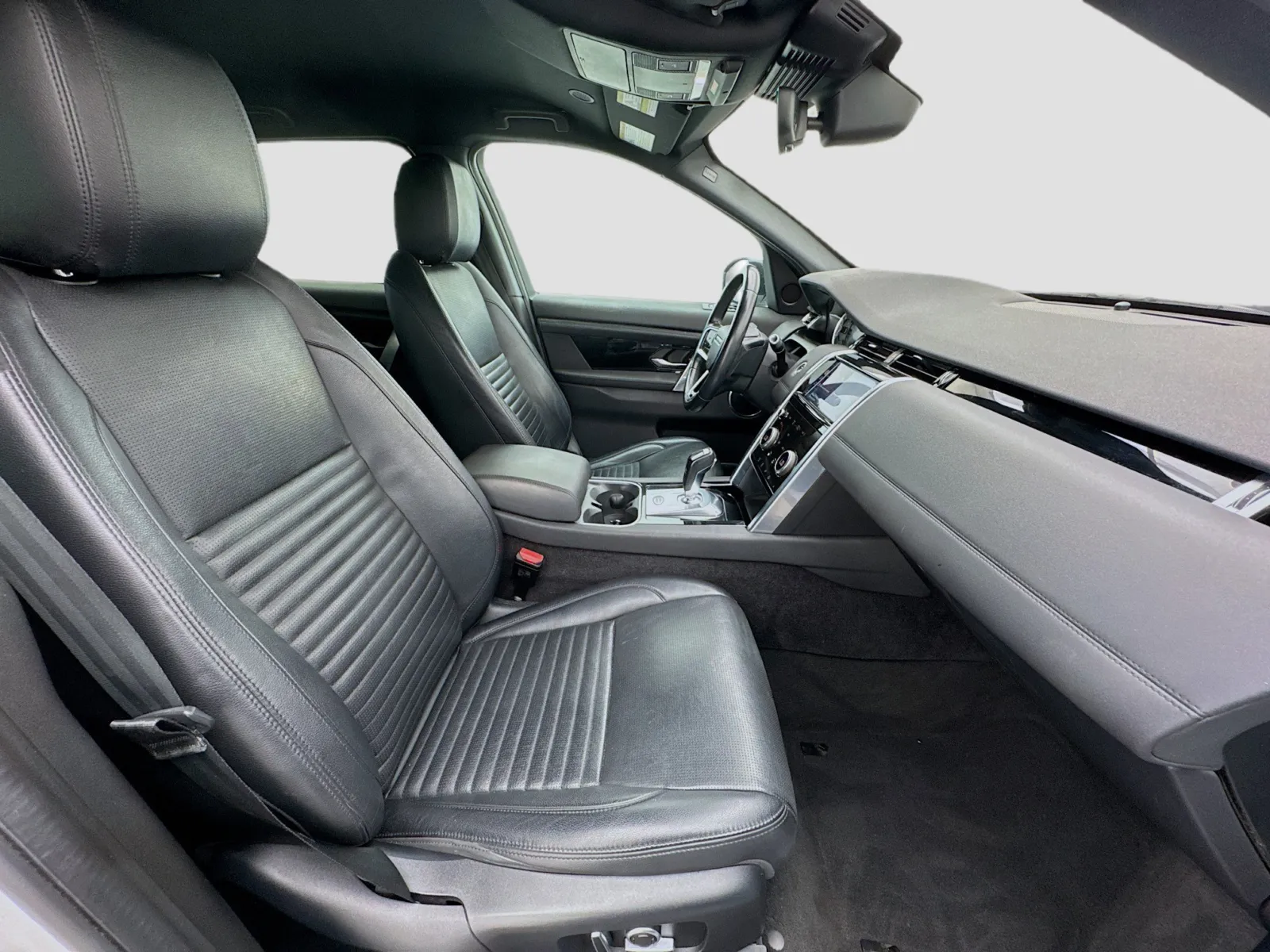 Land Rover Discovery Sport photo 19