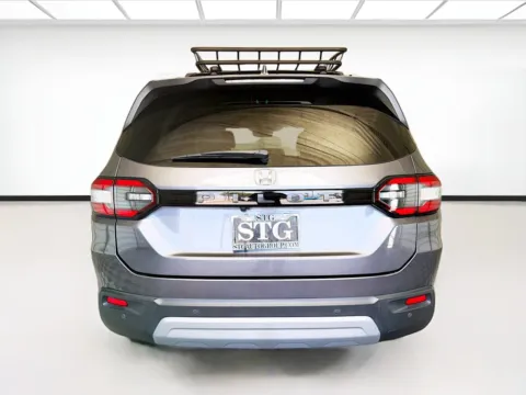 More photos of 2024 Honda Pilot EX-L 8 Passenger at STG Montclair, CA