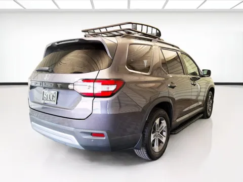 More photos of 2024 Honda Pilot EX-L 8 Passenger at STG Montclair, CA