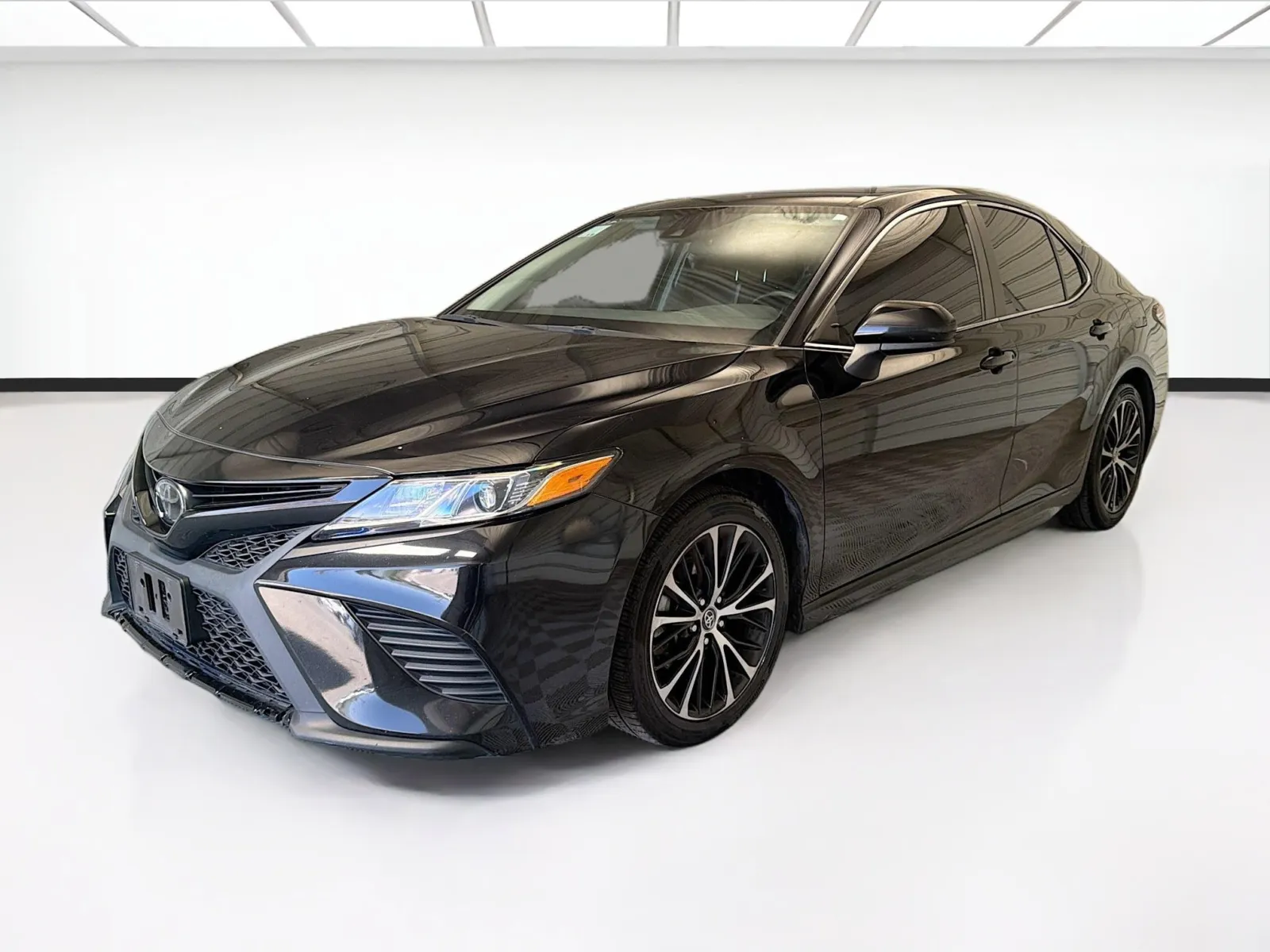Black 2020 Toyota Camry SE for sale in Montclair, CA