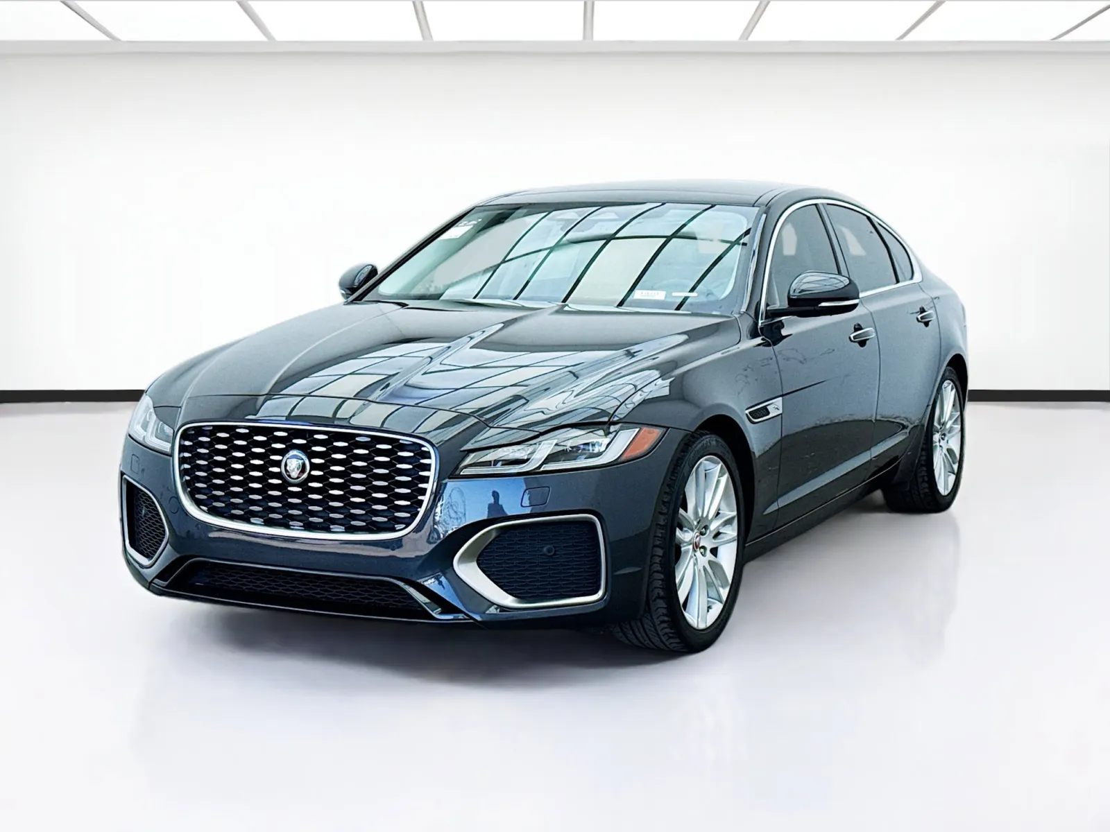 Gray 2022 Jaguar XF SE for sale in Montclair, CA